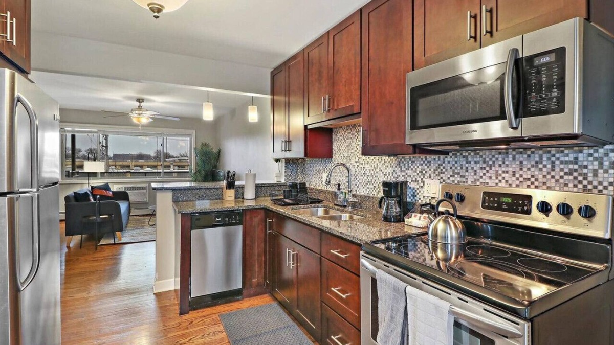 Arlington Heights Apartment | Tranquil 1BR Apartment in Arlington Heights
