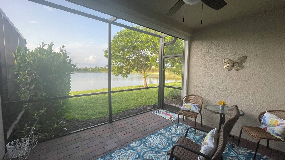 Naples Villa | Tranquil 2-bedroom villa with water view where modern luxury meets coastal charm