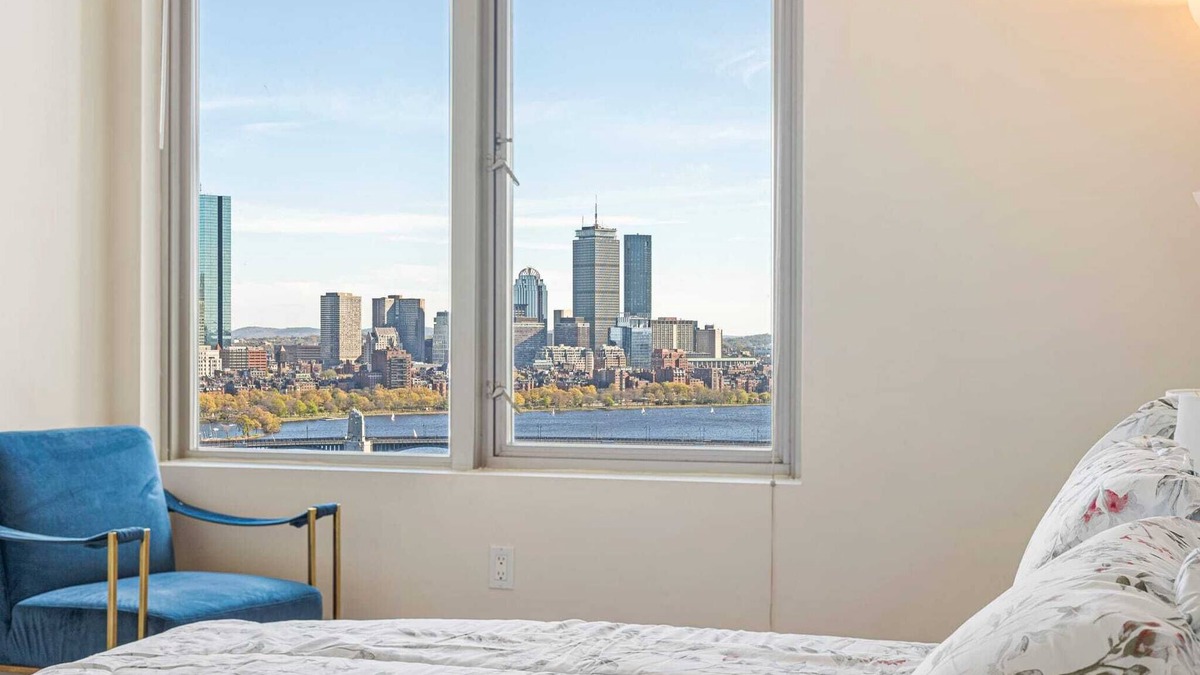 East Cambridge Apartment | Tranquil 2 BR 2BA apartment with stunning views