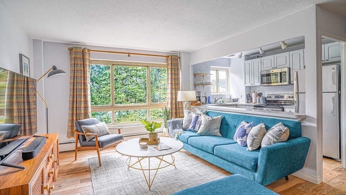 Downtown Seattle Apartment | Tranquil 2BR downtown condo, Parking, King bed