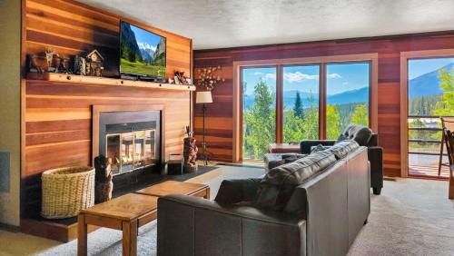 Wildernest House | Tranquil 2BR Near Trails and Free Shuttle