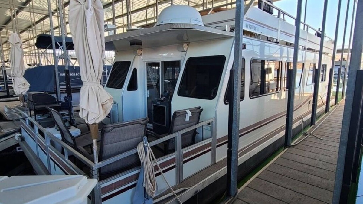 Lake Las Vegas Boat Rental | Tranquil 3-bedroom boat in Henderson with fitness room, AC, WiFi
