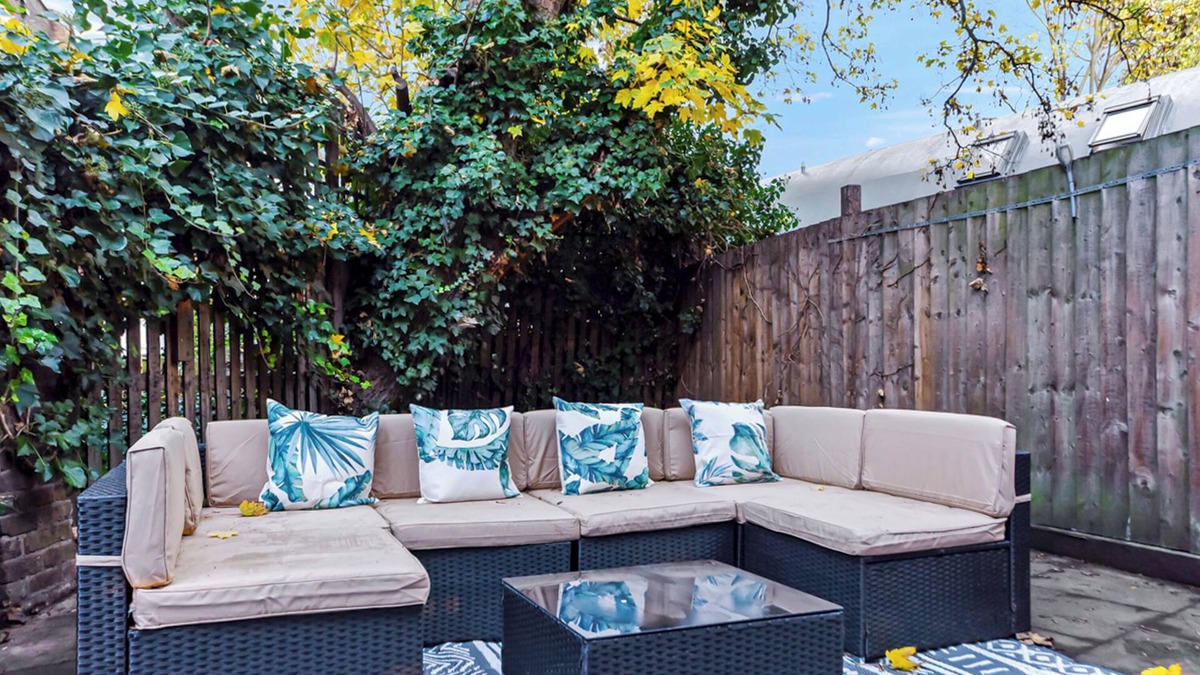 Canonbury House | Tranquil 3 BR Escape: For Families or Groups