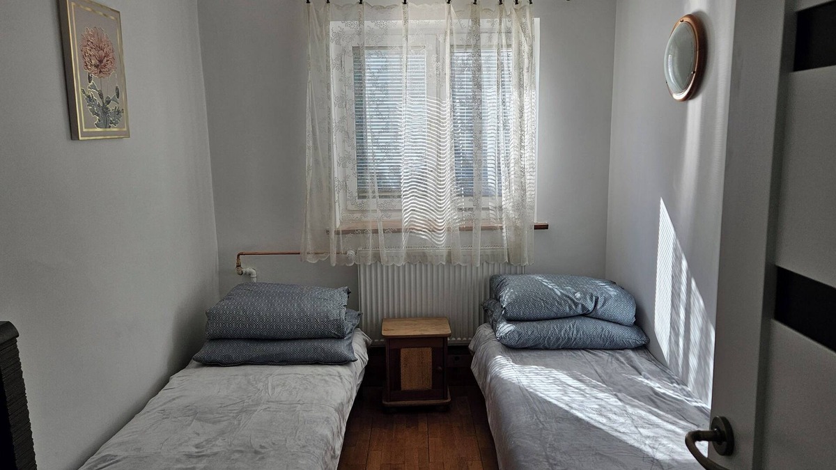Bydgoszcz House | Tranquil 4-bedroom house with WiFi in charming Bydgoszcz