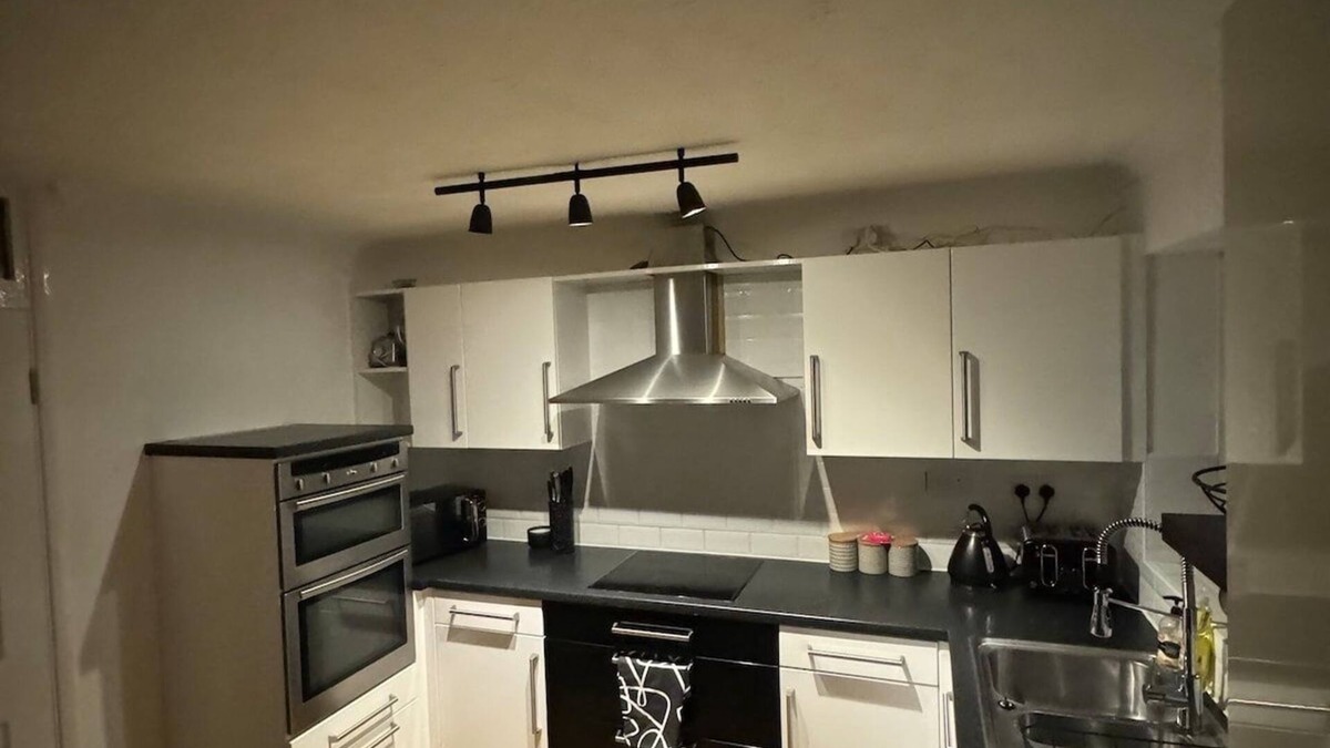 Atlantic Wharf House | Tranquil 4 Bedroom House | Overlooking Cardiff Wharf | Central | Free Parking