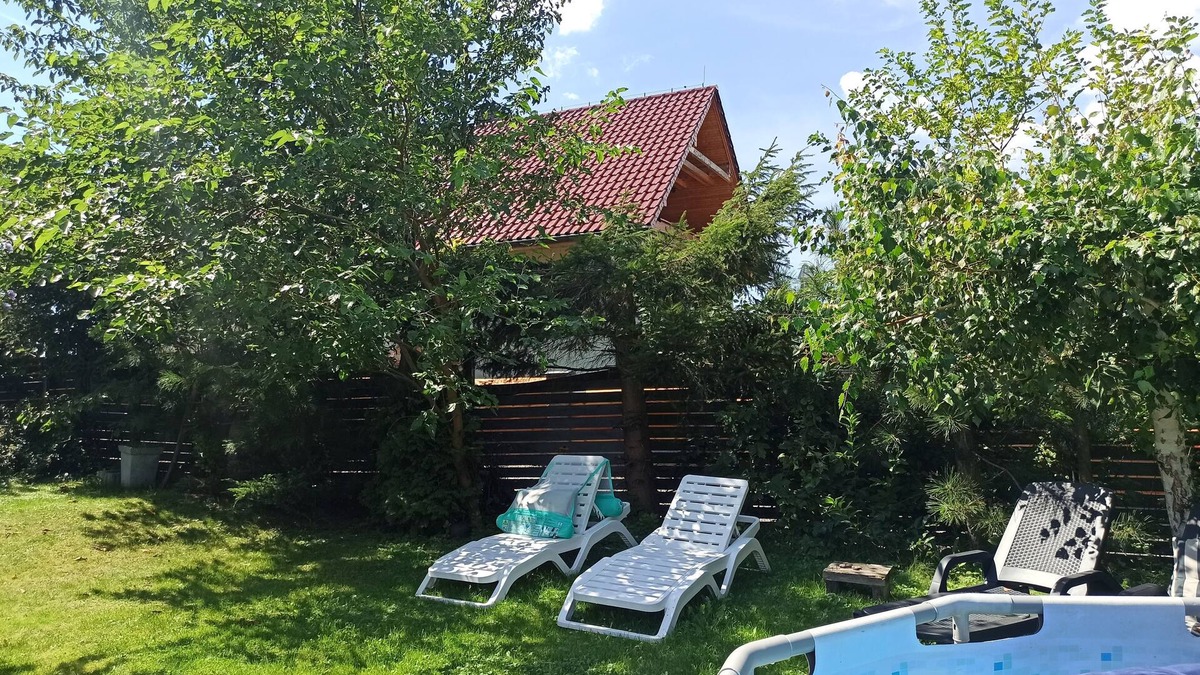 Pszczyna House | Tranquil 4-bedroom house in Łąka with WiFi
