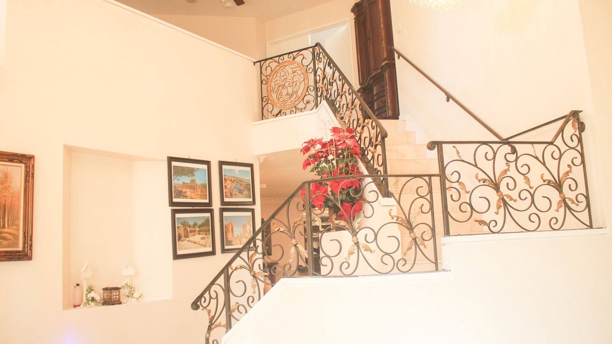 Southridge Village House | Tranquil 4BR/3BA private house w/inviting yard perfect for any type of stay