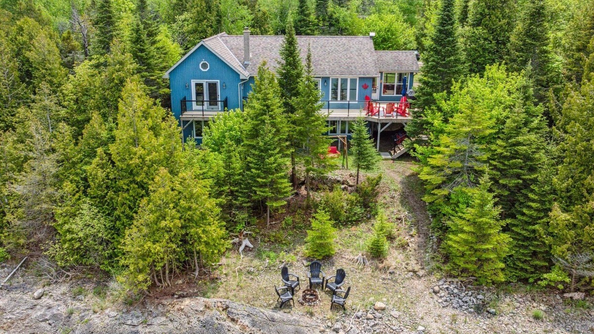 Lion's Head Cottage | Tranquil 4BR Bayfront Island Retreat