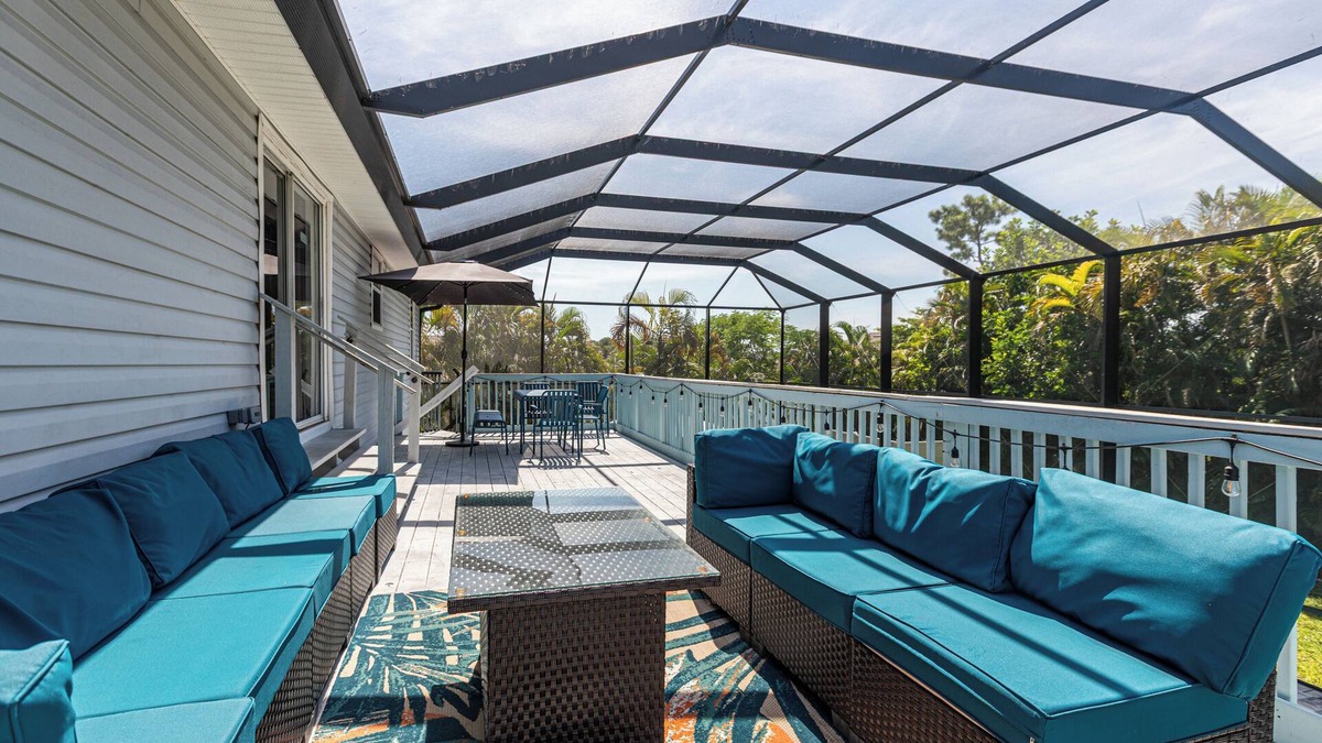 Jacarandas House | Tranquil 6-bedroom house with AC, heated pool, and plenty of space in Cape Coral
