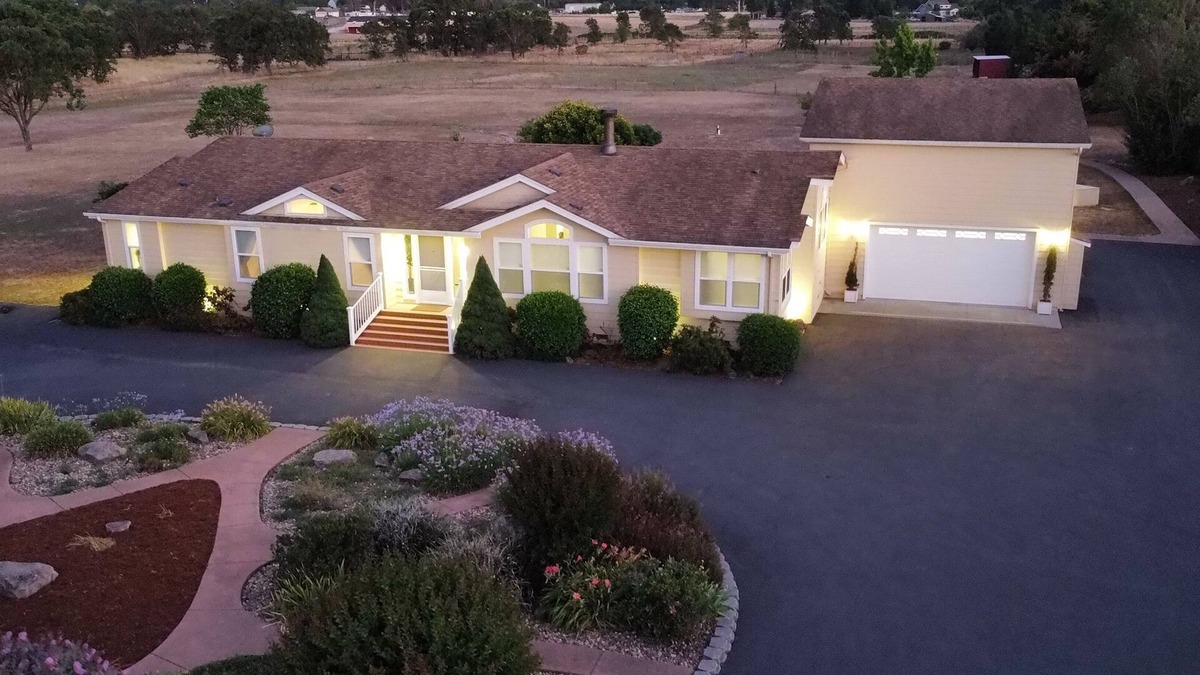 Santa Rosa House | Tranquil Acres, Relaxing Wine Country Retreat with Game Room