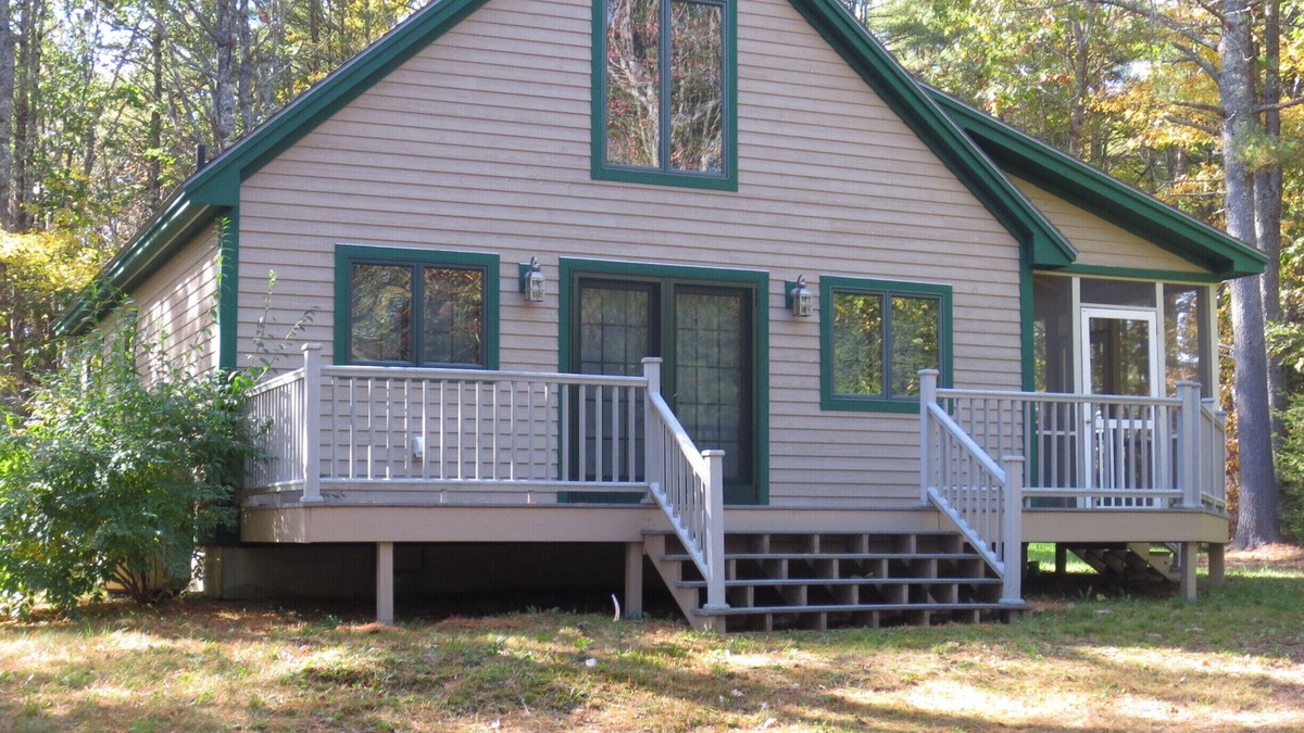 Bristol House | Tranquil And Peaceful Vacation Getaway Just Waiting To Welcome You