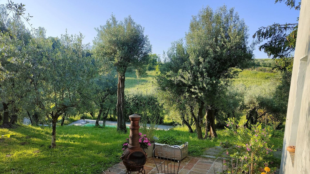 Mogliano Apartment | Tranquil apartment with pool