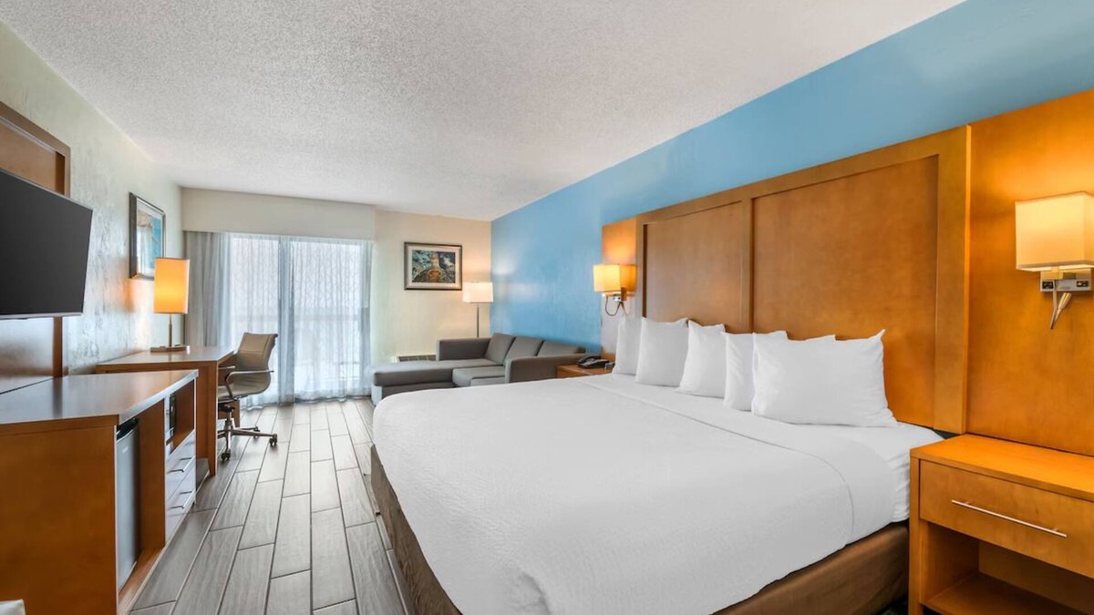 Seabreeze Park Hotel | Tranquil Beachfront Stay | Unwind or Explore—Adventure Awaits by the Sea