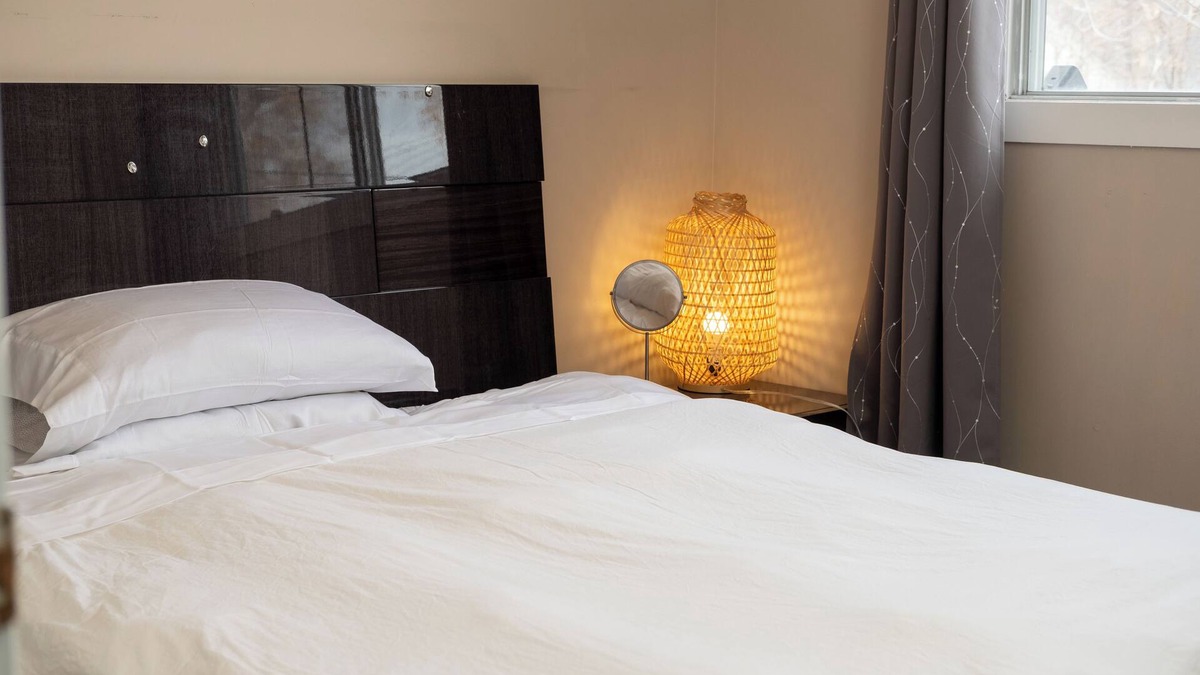 Crescent Heights House | Tranquil Bow River Room: Near River's Beauty house