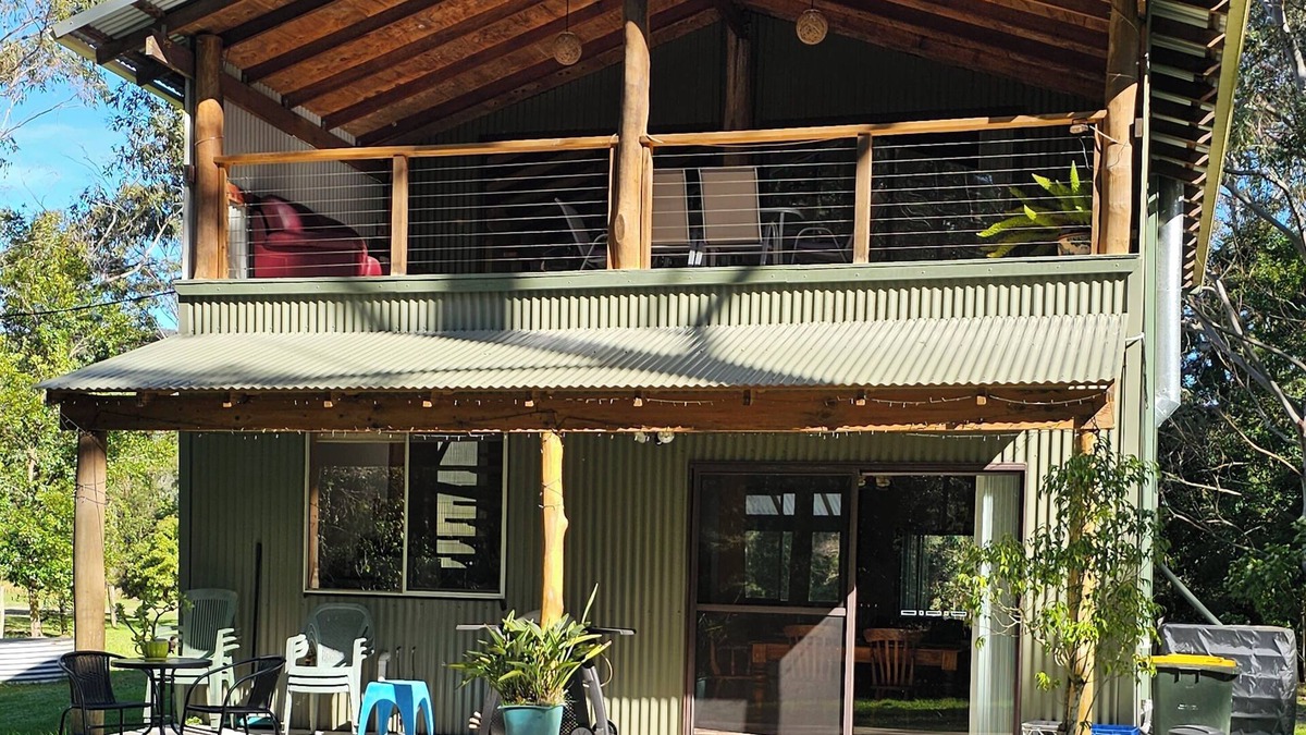 Brunkerville House | TRANQUIL BUSH RETREAT withnaircon wifi indoor and outside fires
