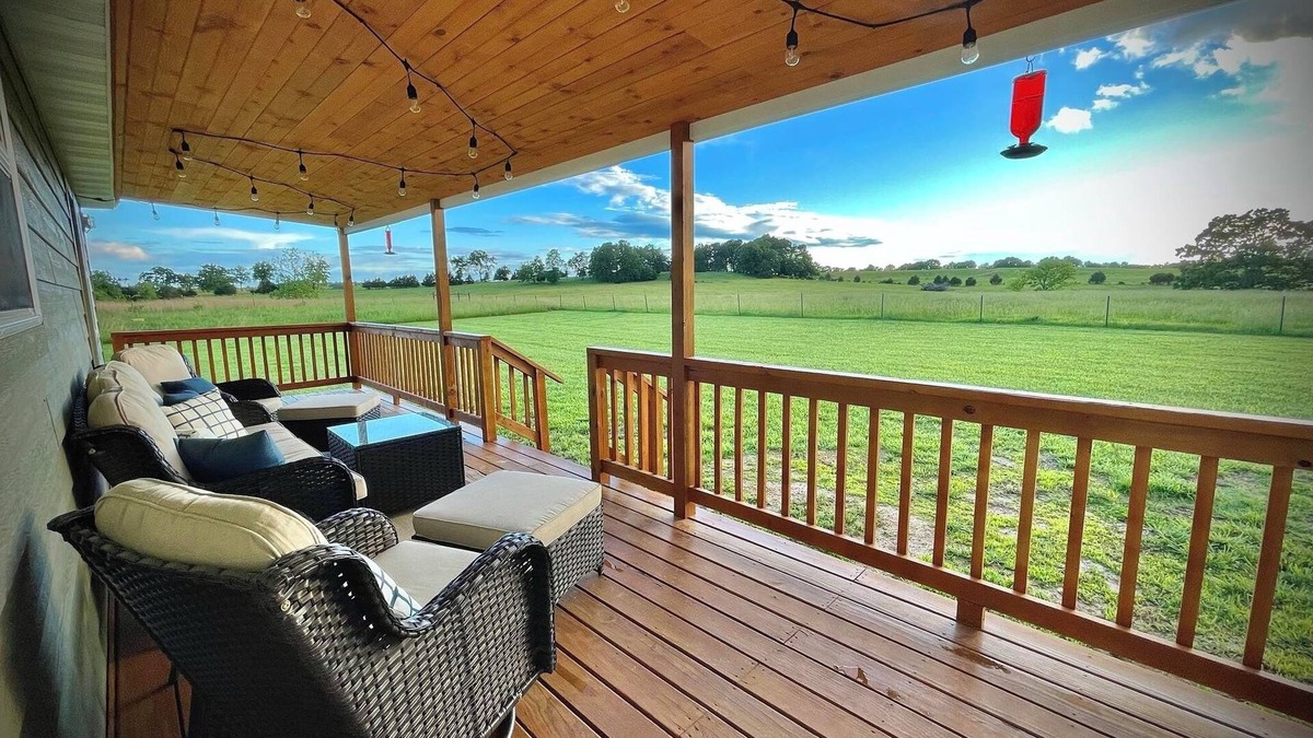 Caulfield Cabin | Tranquil Cabin on 71/acre cattle farm—near Cloud 9 ranch and Ozark rivers!
