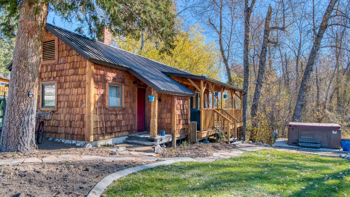 Grantsdale Cabin | Tranquil Cabin on Sleeping Child Creek