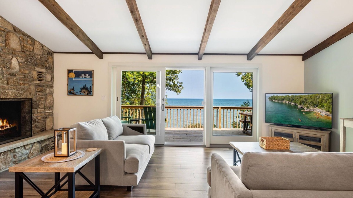 Jacksonport House | Tranquil Cliff Cottage - Northern Door County