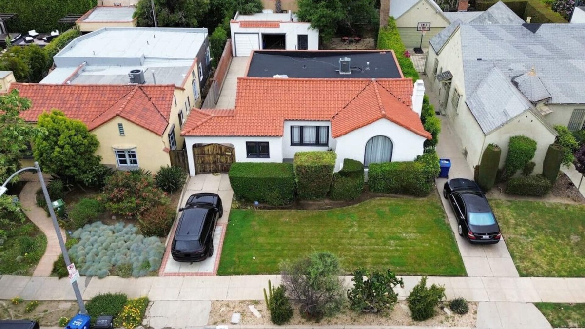 Mid-Wilshire House | Tranquil Comfortable Clean 2BR Home Mid Wilshire