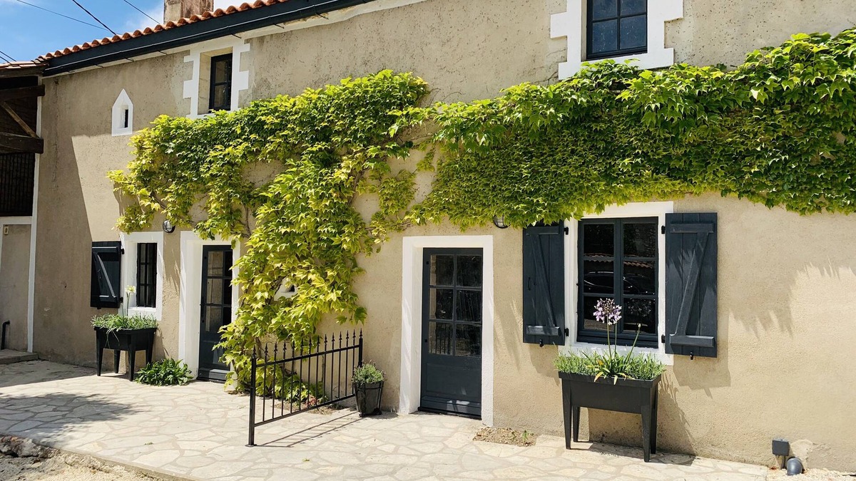Chives House | Tranquil Cosy interconnecting Gîtes with Private Pool