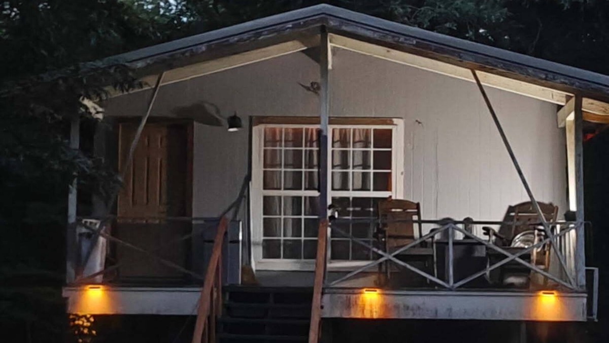 Canton Cottage | Tranquil Cottage 10 mins from Downtown Canton