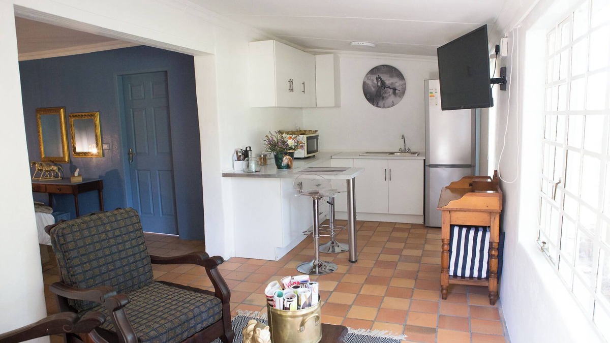 Hekpoort House | Tranquil Cottage on Horse Farm
