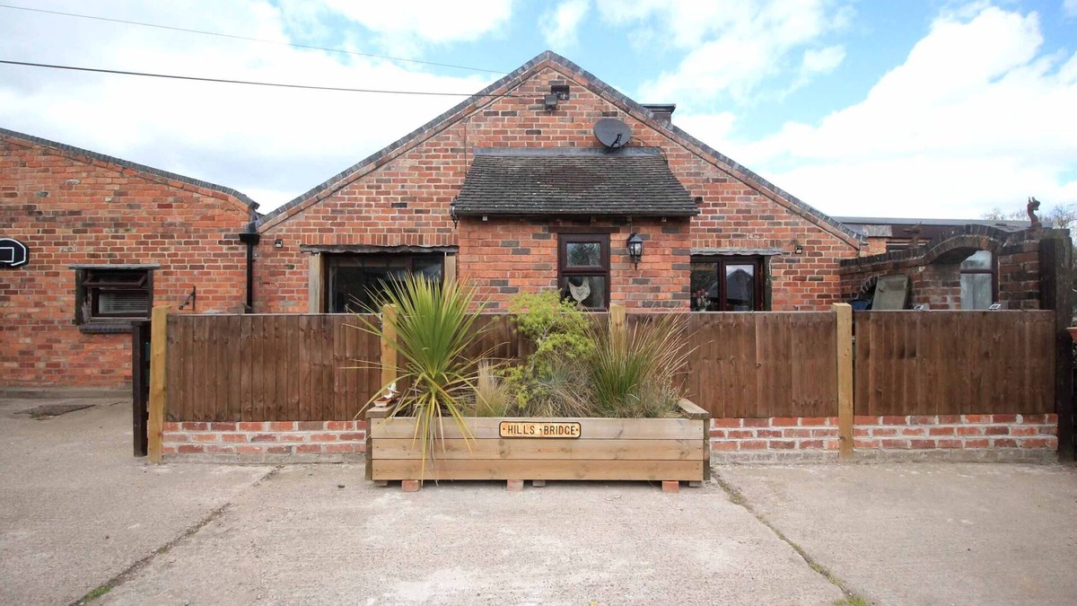 Stafford House | Tranquil country setting with private garden