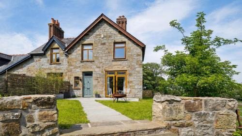 Leeswood House | Tranquil countryside cottage for two