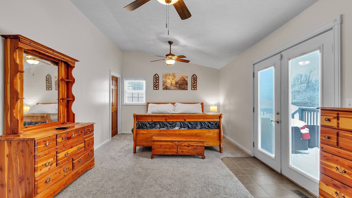 Sharpsburg House | Tranquil Cozy Getaway In Chesterhill 5 Bedroom Home