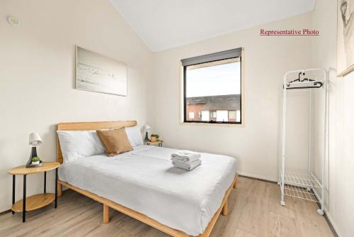 Canley Vale House | Tranquil Double Room - Walk to Train & Cabramatta Eats - Shared Bathroom