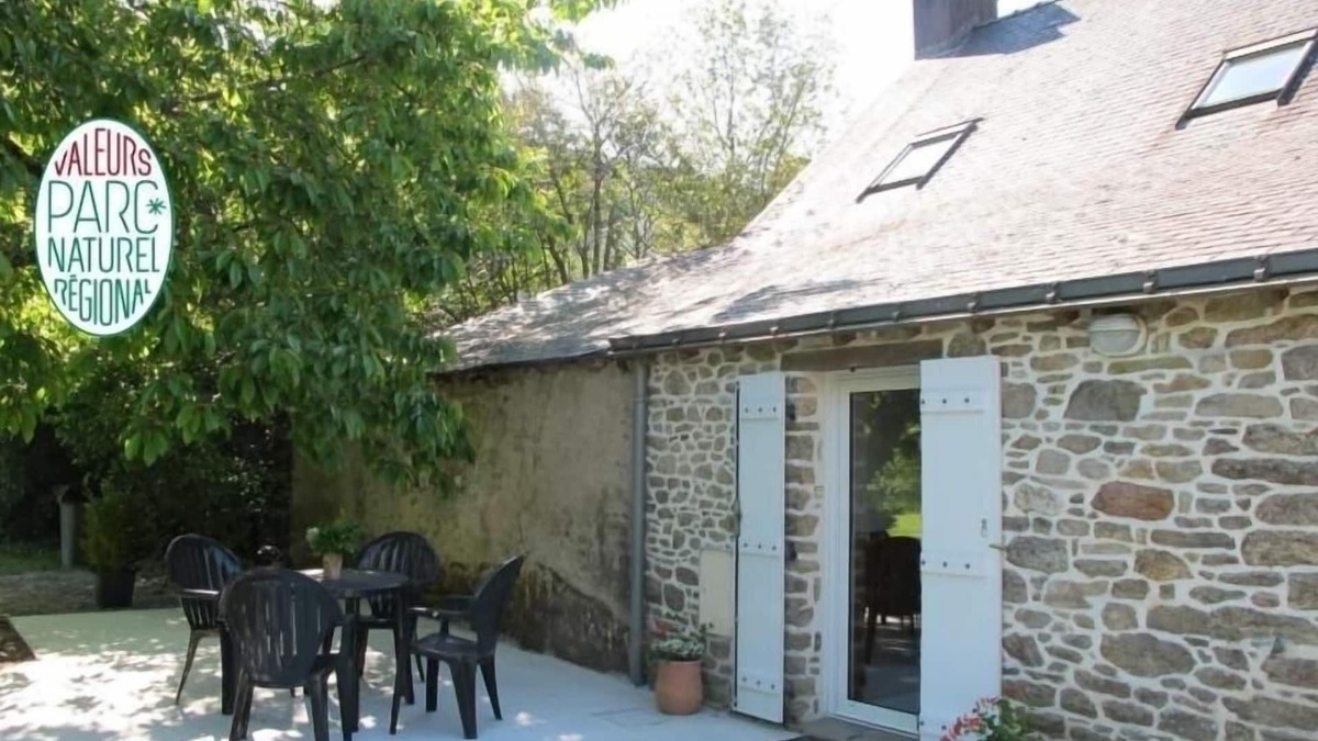 Herbignac Cottage | Tranquil Family Cottage in Brière Park with Garden & Play Area