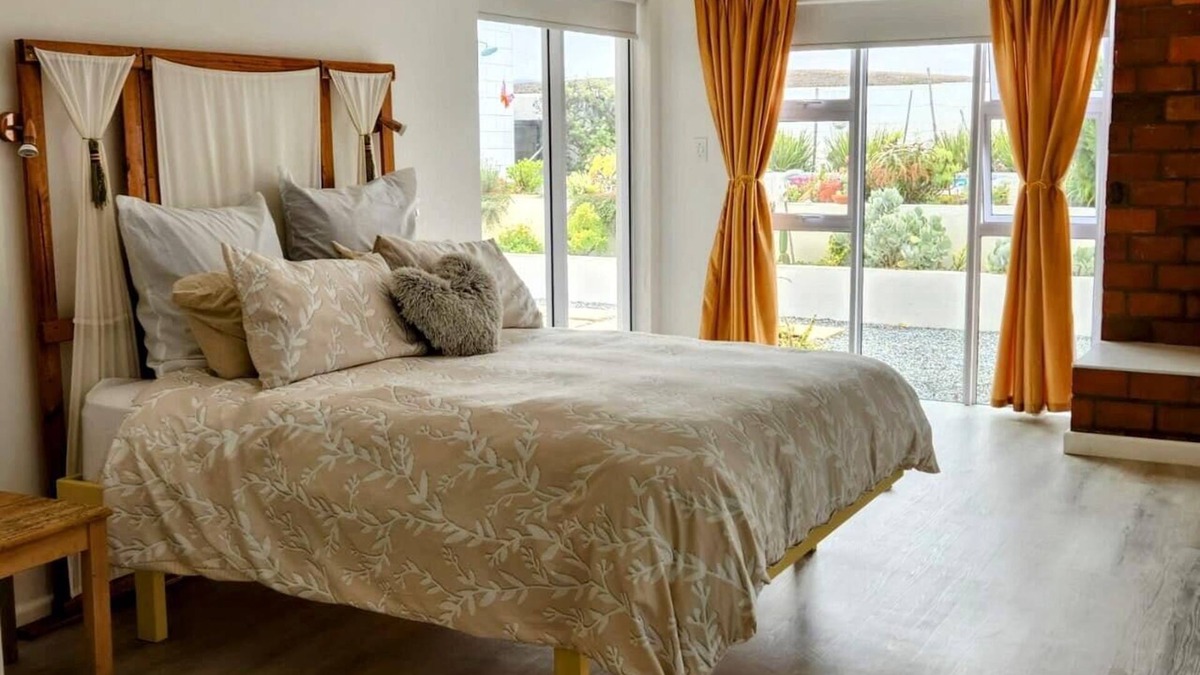 Grotto Bay House | Tranquil, family friendly West Coast vacation home in a private nature reserve