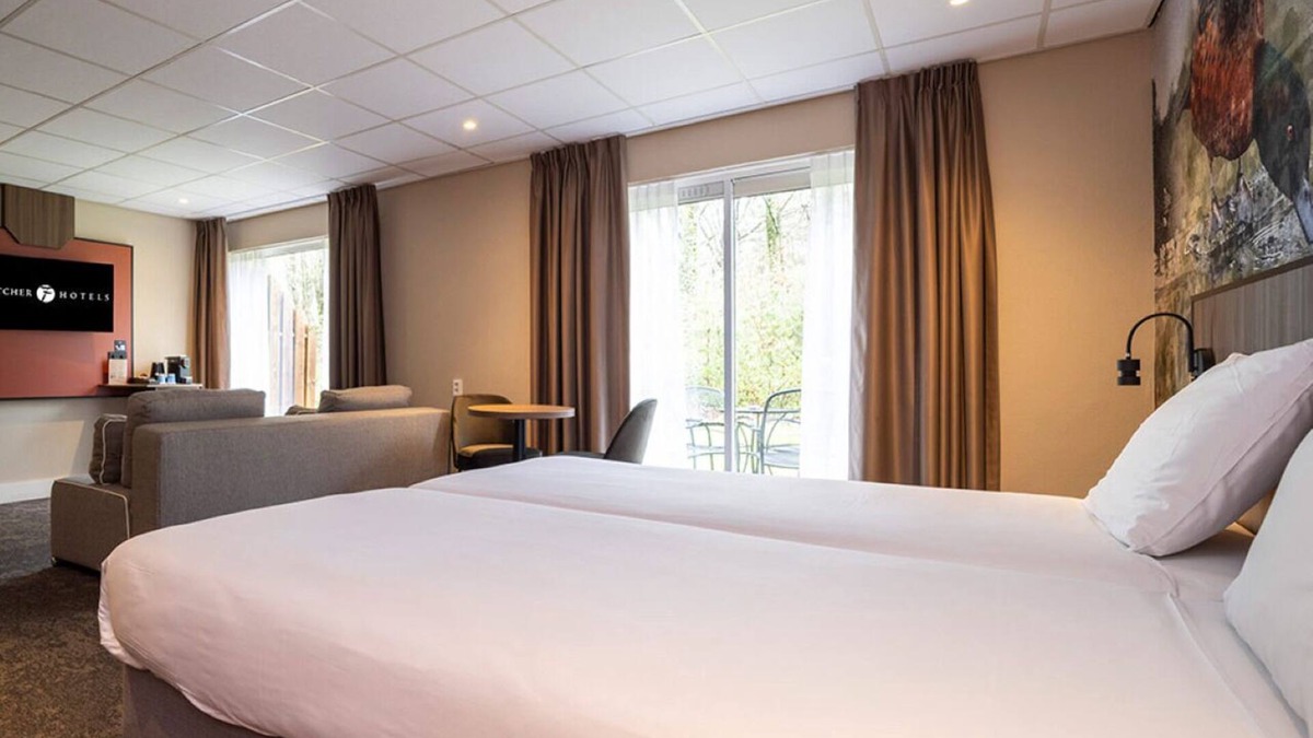 Doorwerth Hotel | Tranquil Forest Hotel Room with Quick Access to Arnhem & Hiking Paths - 3 Units