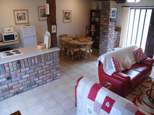 Sainte-Marguerite-d'Elle House | Tranquil Cottage in Normandy, cleaning included