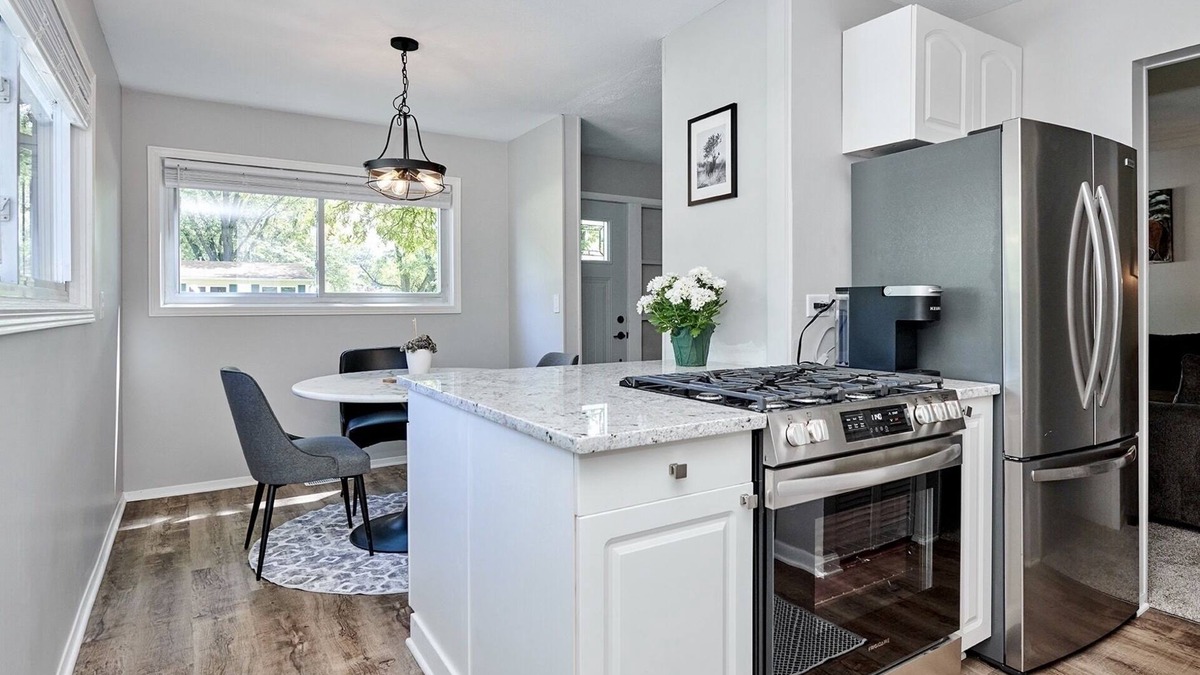 Streamwood House | Tranquil garden cottage near golf course…