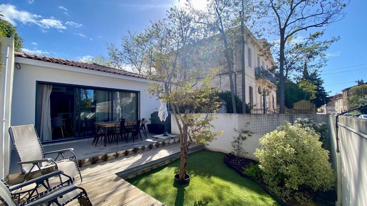 Bouzigues House | Tranquil Getaway in Bouzigues - 3* Villa Near Beach and Shops