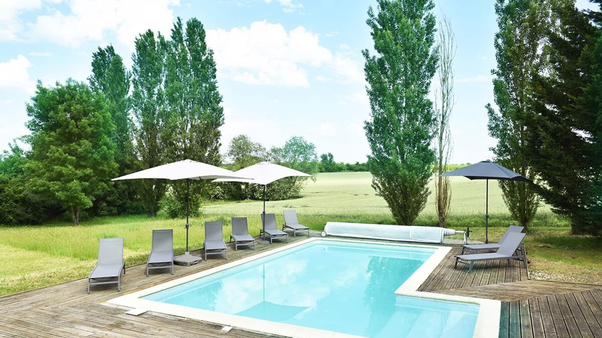 Saint-Colomb-de-Lauzun Cottage | Tranquil Gite with private pool and country views