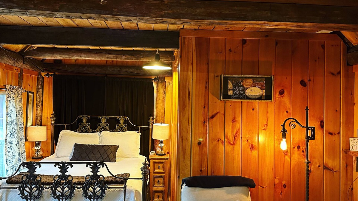 Fitzwilliam Cabin | Tranquil Guest House - Peaceful Sanctuary plus InfraRed Sauna