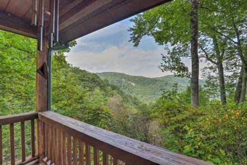 Gerton House | Tranquil Hendersonville Cabin with Mountain Views!
