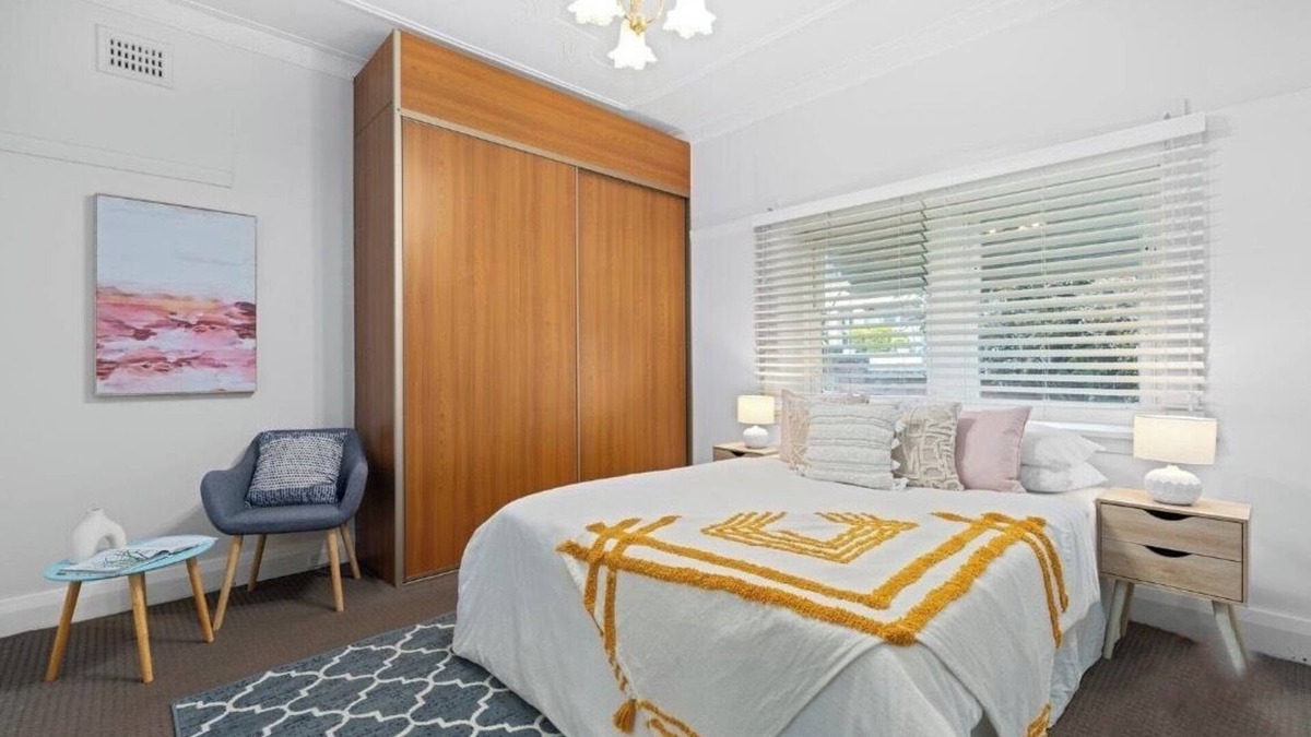 Bexley North House | 'Tranquil Home: City, Beach, Airport'