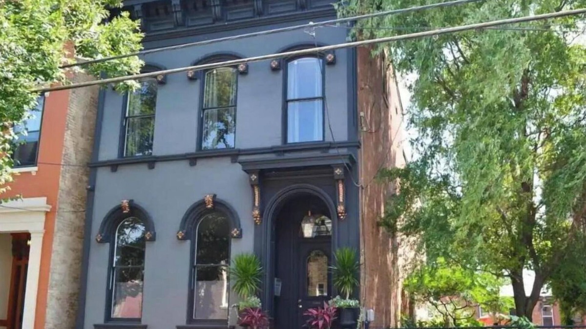Cincinnati Cottage | Tranquil In-Town Garden Carriage House, No pet fee