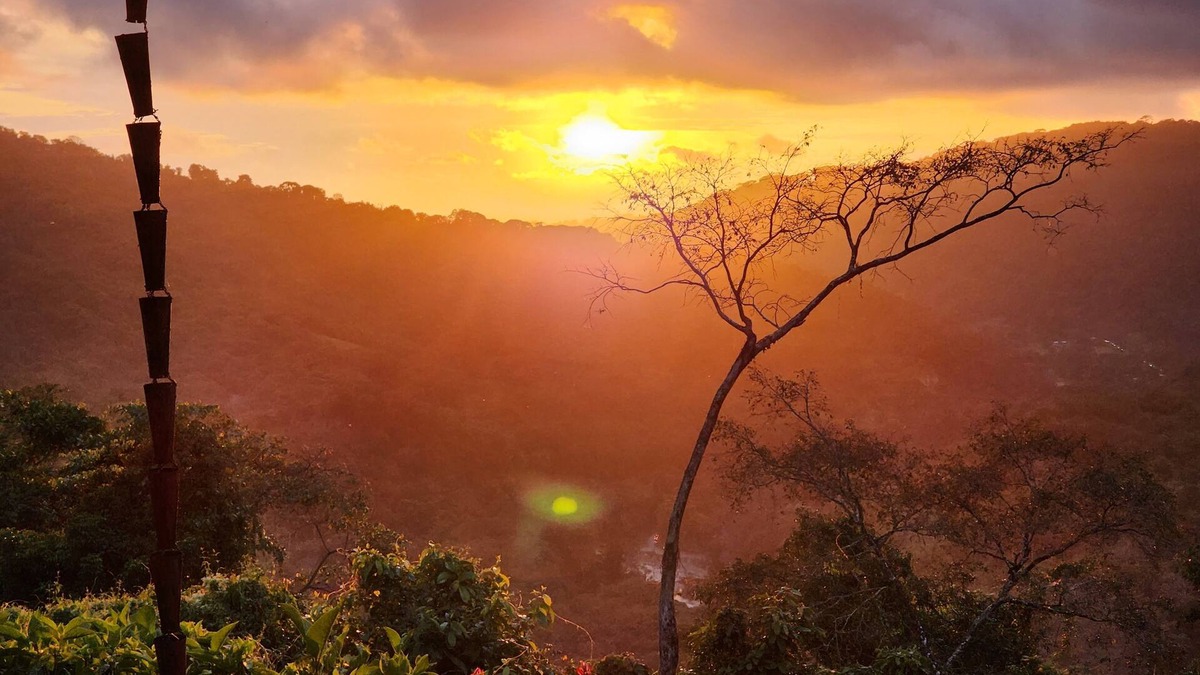 Cascada Azul Villa | Tranquil Jungle Stay with Breathtaking views, Minutes to Dominical Beach