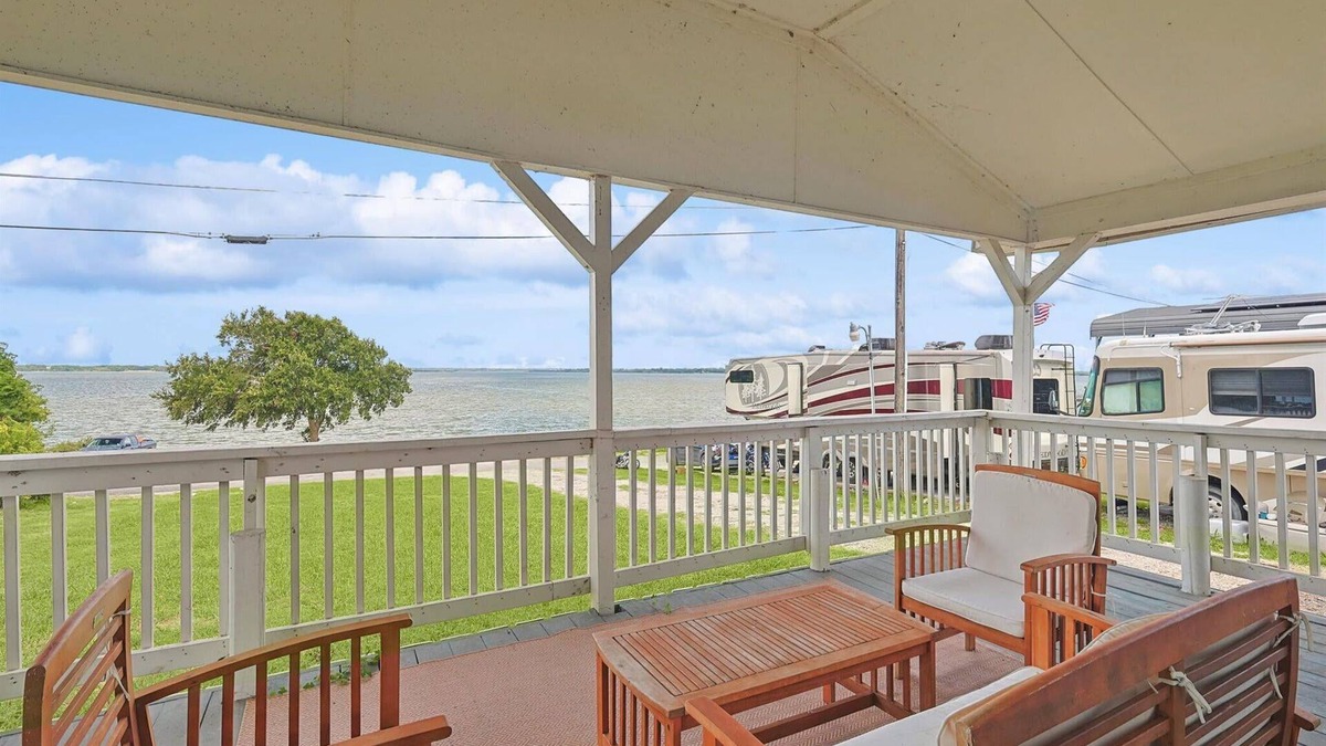 Princeton House | Tranquil Lakeside Escape, 2 Bedrooms, Patio, Views