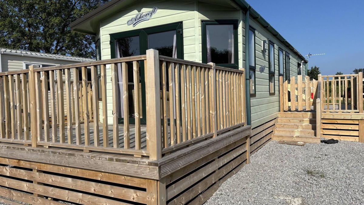 Wesham Cabin | Tranquil Lodge Retreat in Preston Countryside