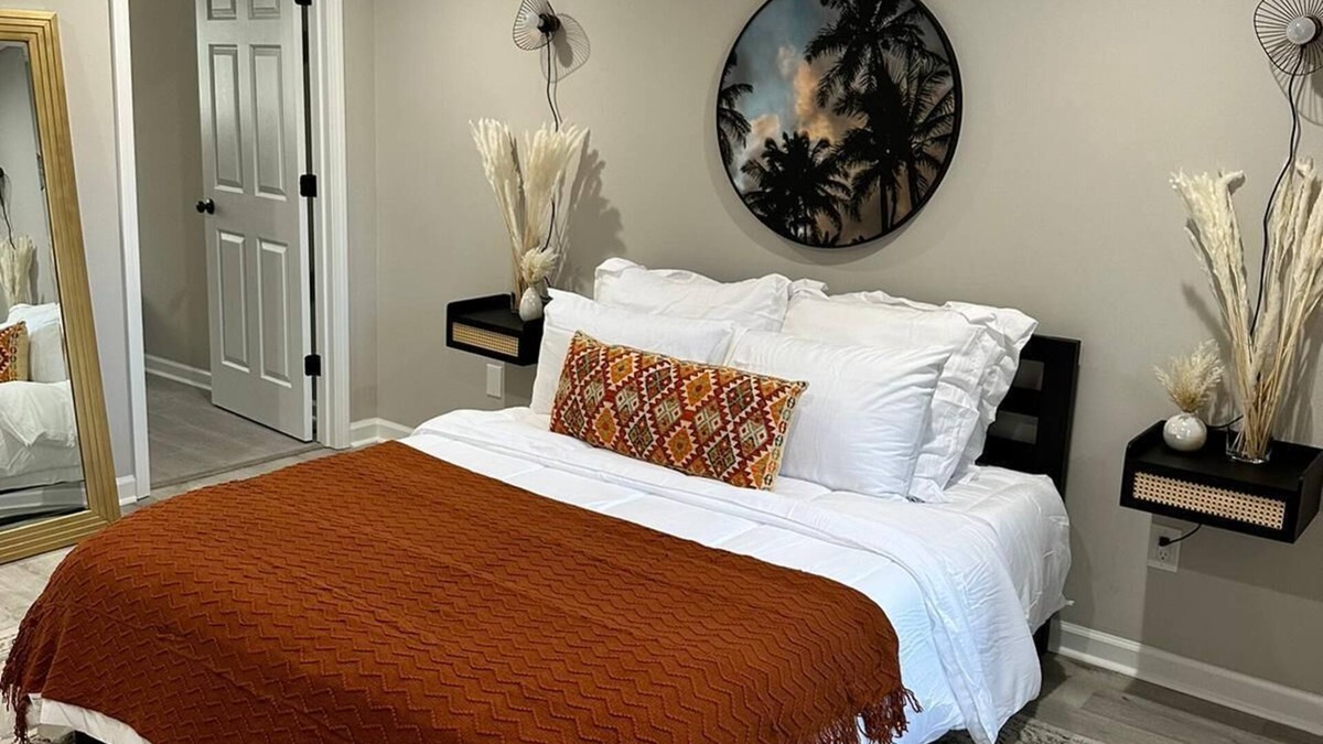 Douglasville Apartment | Tranquil Lower level suite w/Private entrance