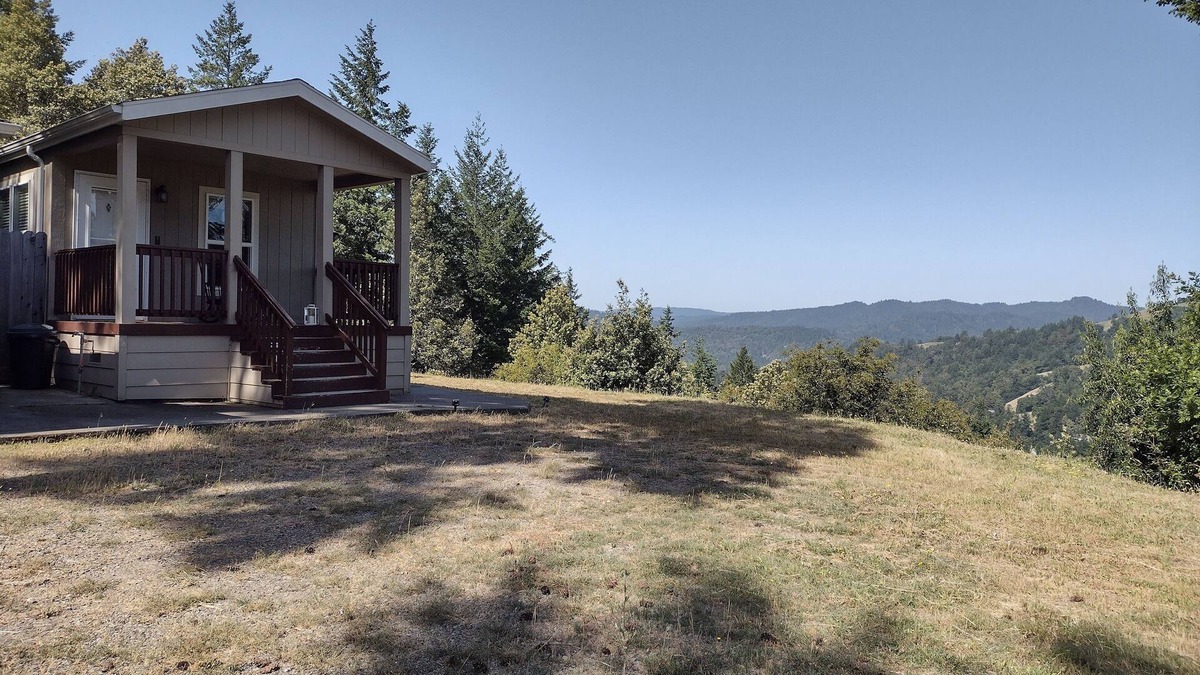 Benbow House | Tranquil mountain view home