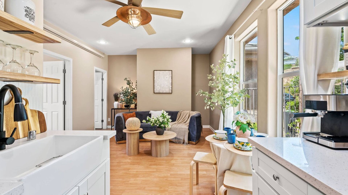 Pomona House | Tranquil Nature Retreat Private Garden Cozy Charm