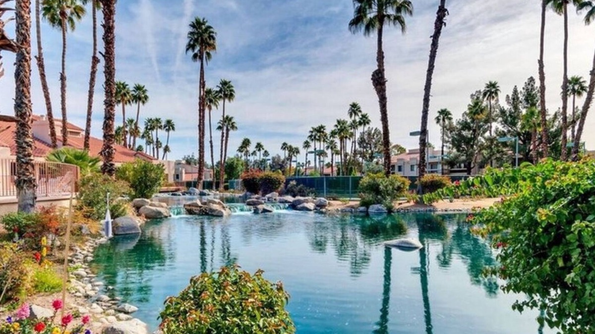 Cathedral City Condo | Tranquil, Picturesque Condo in Cathedral City, adjacent to Palm Springs