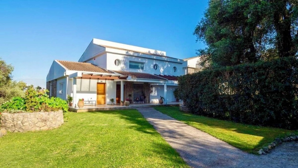 Kato Korakiana Villa | Tranquil Private Villa with a Spacious Interior | Less than 15km from Corfu Town