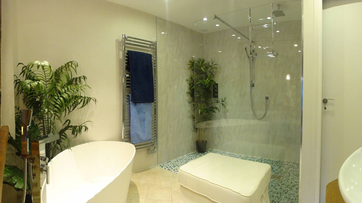 Sainte-Foy-la-Grande Bed & Breakfast | Tranquil Riverside Suite